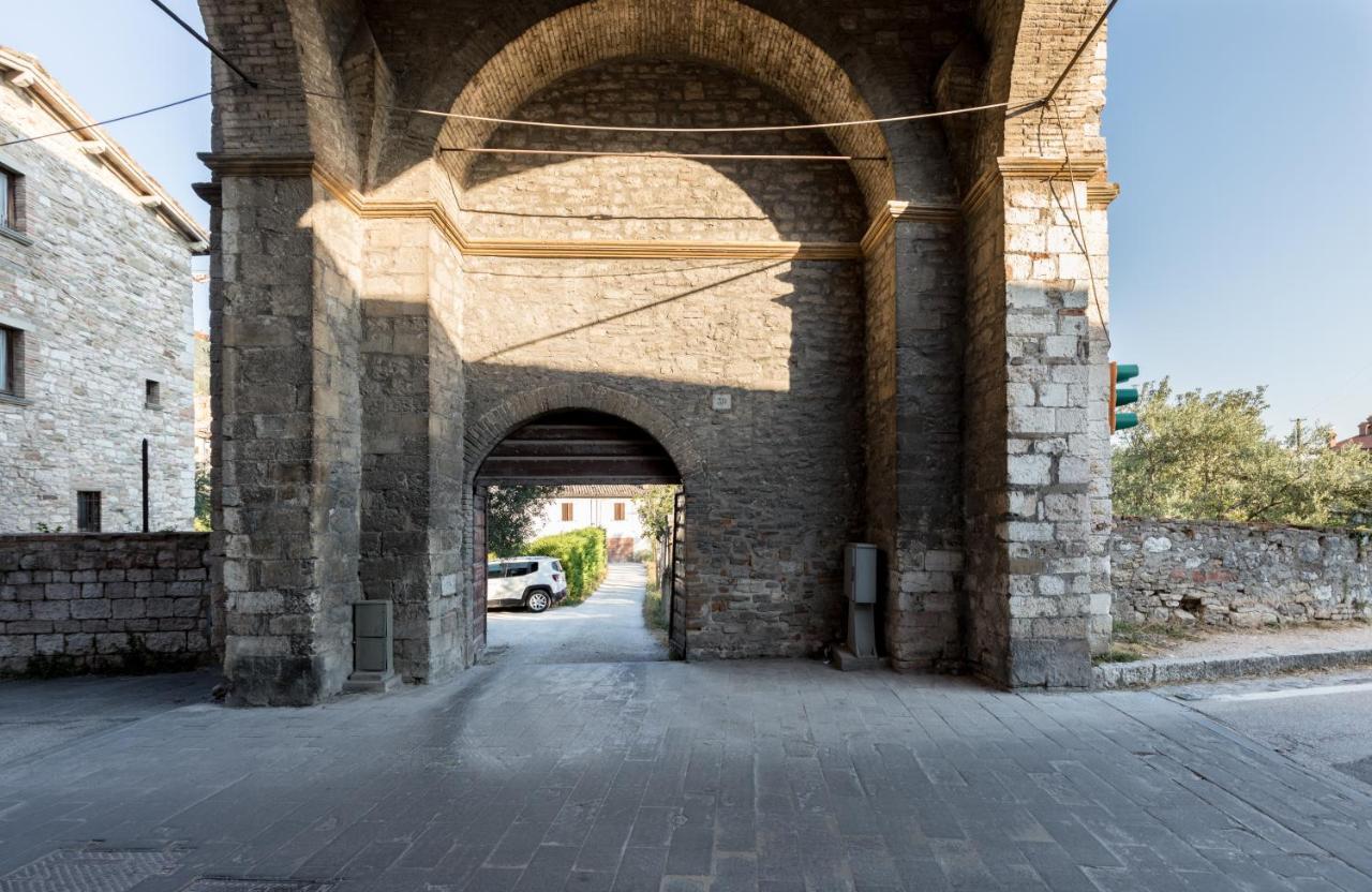 Borgo Santa Lucia Apartment With Private Parking & Garden Gubbio Zewnętrze zdjęcie