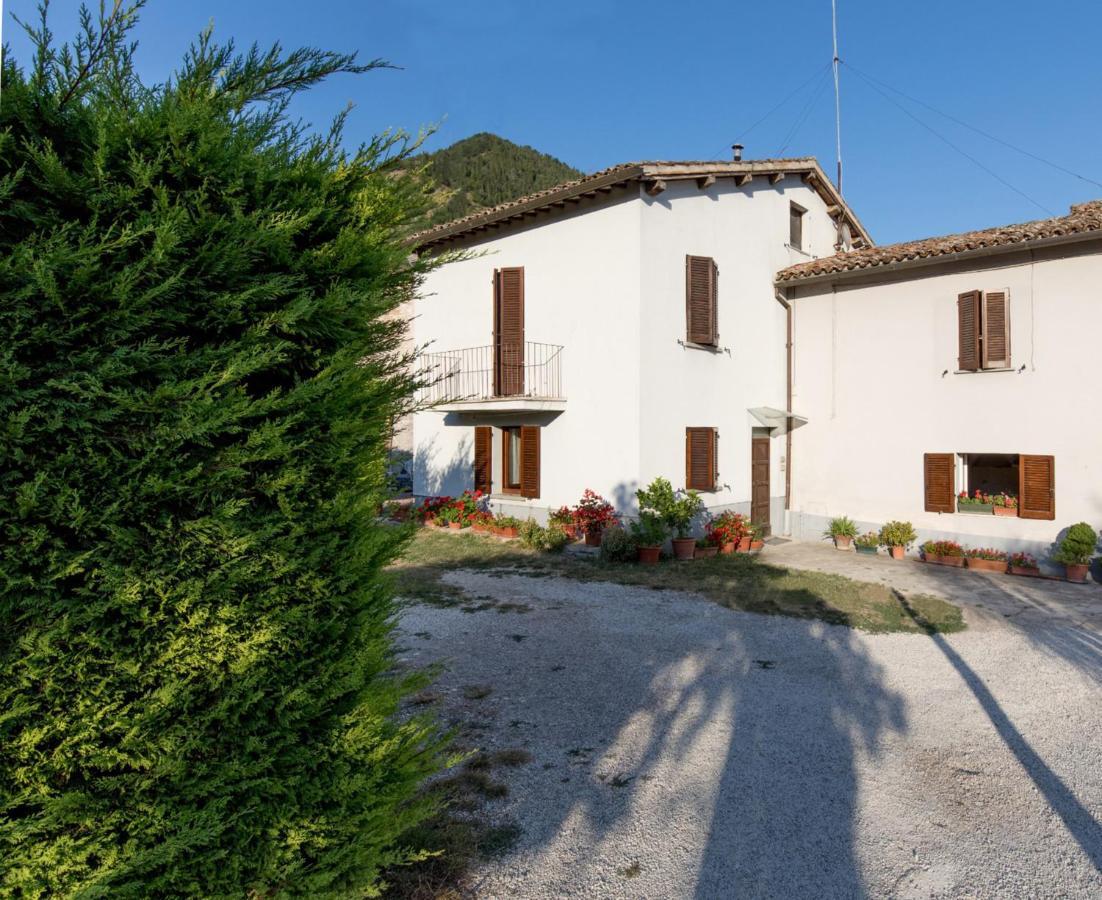 Borgo Santa Lucia Apartment With Private Parking & Garden Gubbio Zewnętrze zdjęcie